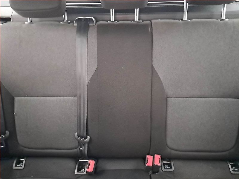 Škoda Fabia (2015) 1.4 TDI, Serv.kniha - fotka 10 z 15