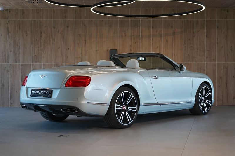 Bentley Continental GTC Mulliner, Masáže, Ventilace - fotka 10 z 52