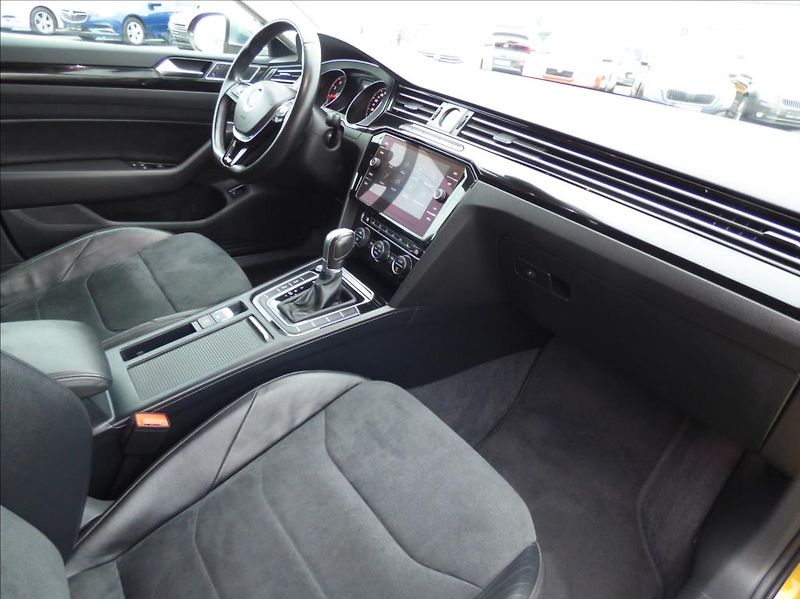 Volkswagen Arteon 2,0 TSI DSG,Navi,Kessy  Elegan - fotka 41 z 51