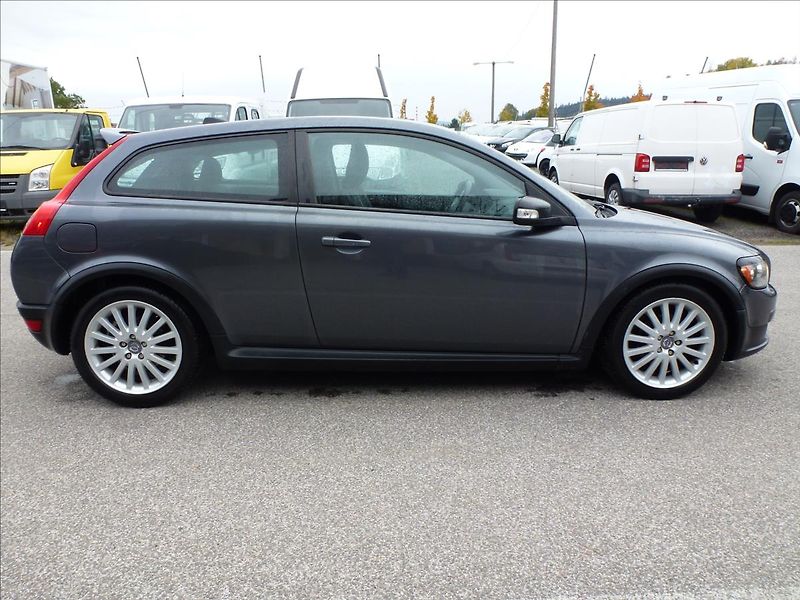 Volvo C30 2,0 i 16V Titanium Grey - fotka 8 z 62