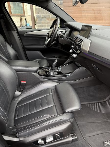 BMW X4 (2021) BMW X4 M40D 250kw 700nm - fotka 35 z 42