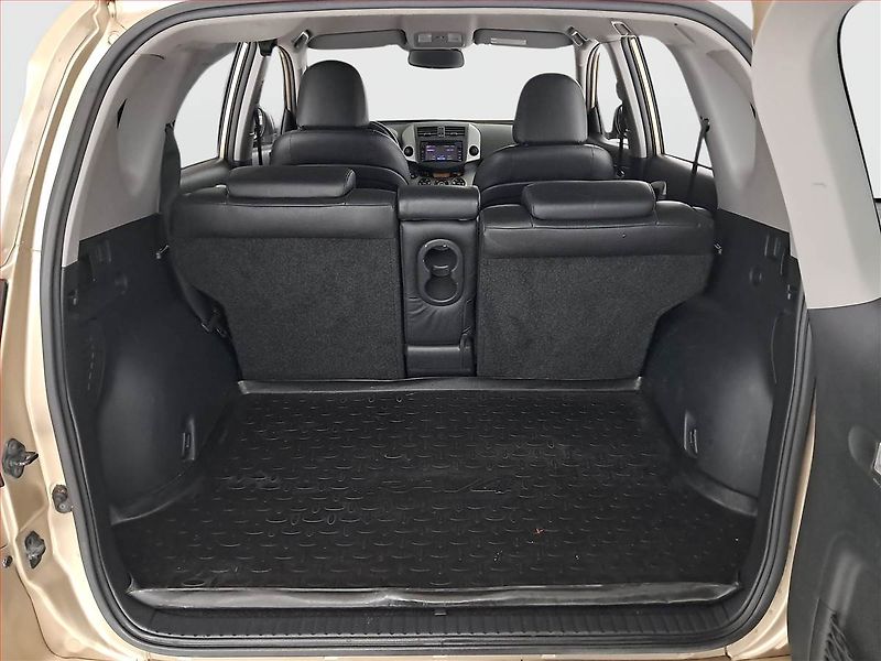 Toyota RAV4 (2012) 2.2 D-CAT, 4X4, Automat, ČR - fotka 14 z 19