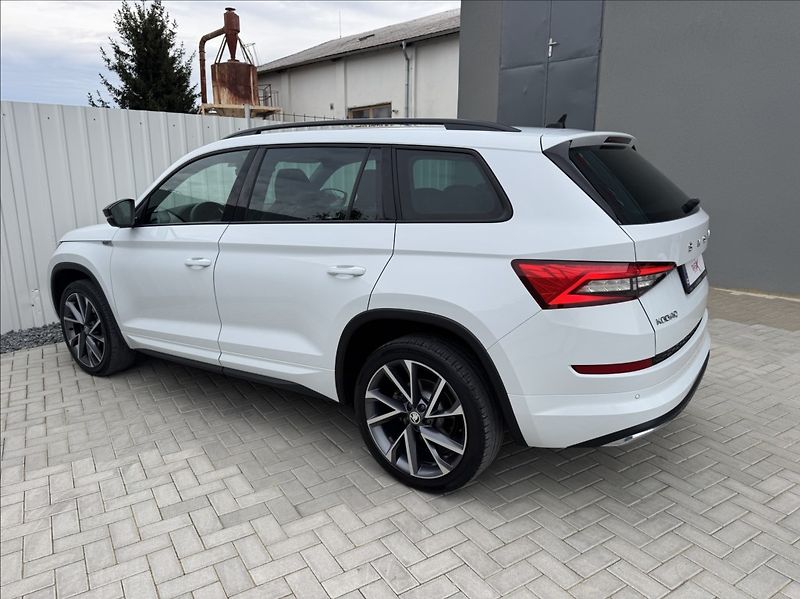 Škoda Kodiaq 2,0 TDI DSG 4X4 SPORTLINE 7mís - fotka 10 z 50