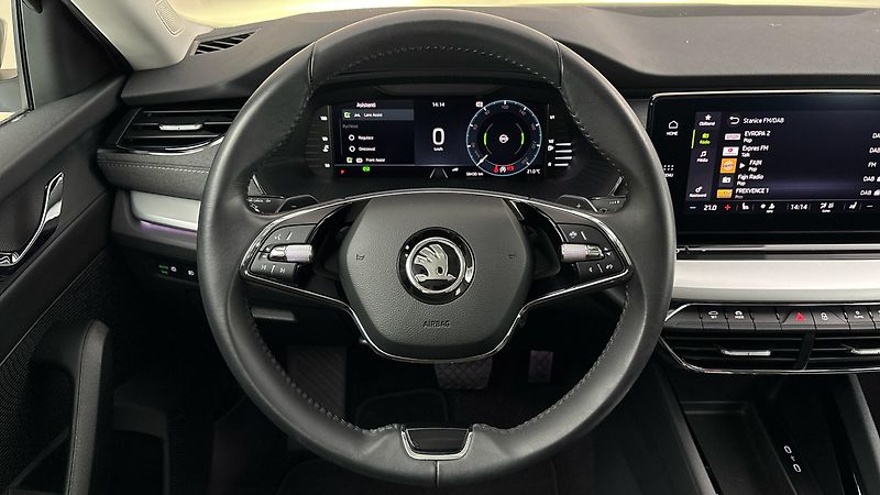 Škoda Octavia 2.0 TDI DSG Style Combi - fotka 9 z 26