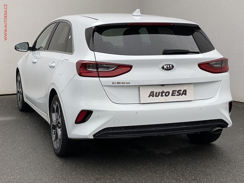 Kia Ceed (2018) 1.4 T-GDi, ČR, Exclusive, AT - fotka 6 z 21
