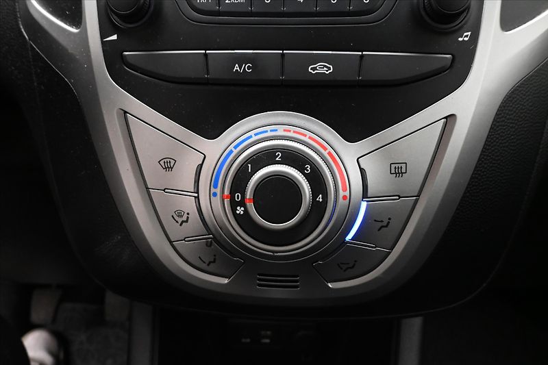 Hyundai ix20 1,4 66kW CVVT Manuál Záruka až - fotka 16 z 22