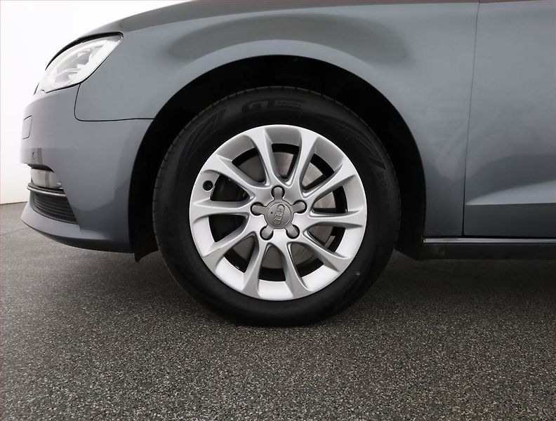Audi A3 (2015) 1.8 TFSI, 4X4, Automat, Navi - fotka 18 z 18