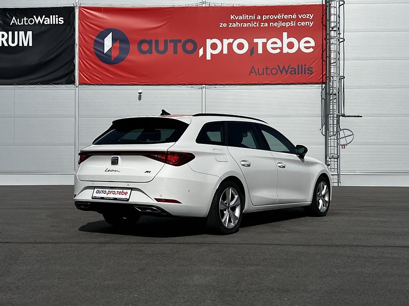 Seat Leon 1.5TSI FR-Line LED ACC DPH - fotka 4 z 24