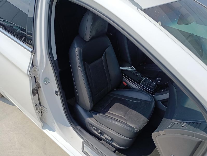 Hyundai i40 1.7CRDi 100kW ČR  - fotka 19 z 34