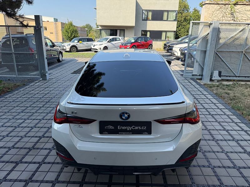 BMW Ostatní eDrive 40 LASER H&K HUD Mpaket - fotka 42 z 45