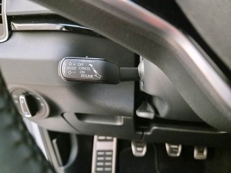Škoda Karoq 1.5 TSI Top selection - fotka 11 z 27