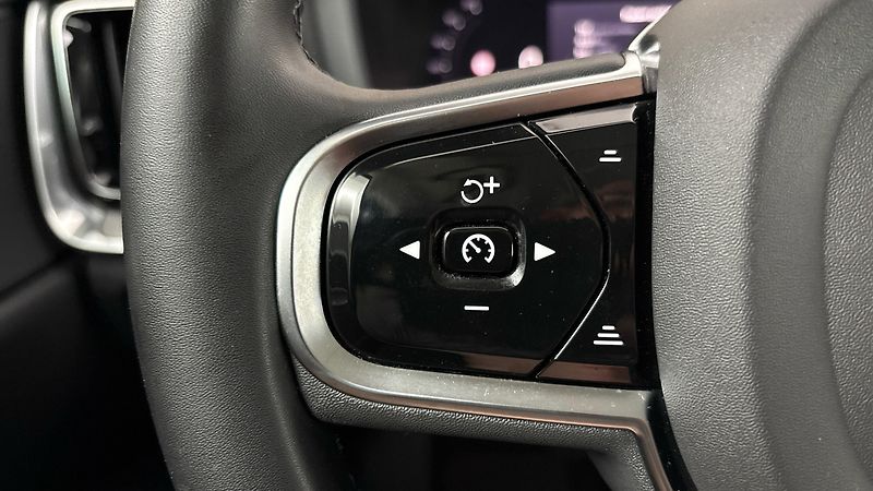 Volvo V60 2.0 T6 AUT AWD Recharge Plus B - fotka 14 z 34