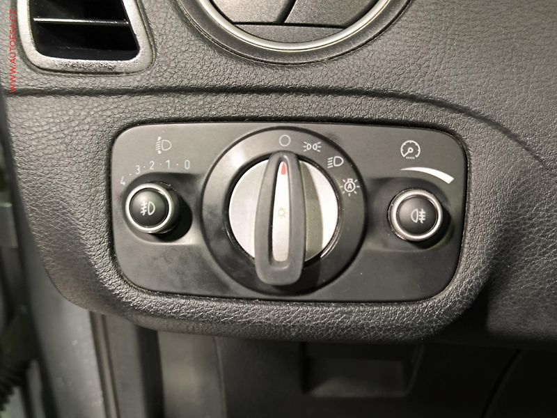 Ford S-MAX (2011) 2.0 TDCi, Titanium, navi - fotka 15 z 16