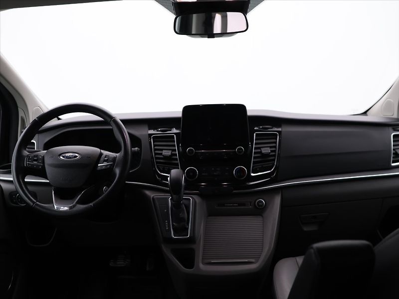 Ford Tourneo Custom 2,0 TDCi 136kW Titanium L2 Aut - fotka 23 z 31