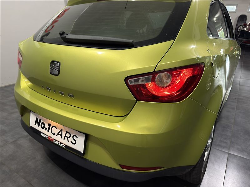 Seat Ibiza 1,4   i KLIMATIZACE PO STK - fotka 16 z 19