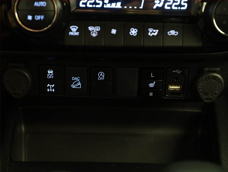 Toyota Hilux (2023) 2.8 D-4D - fotka 12 z 19