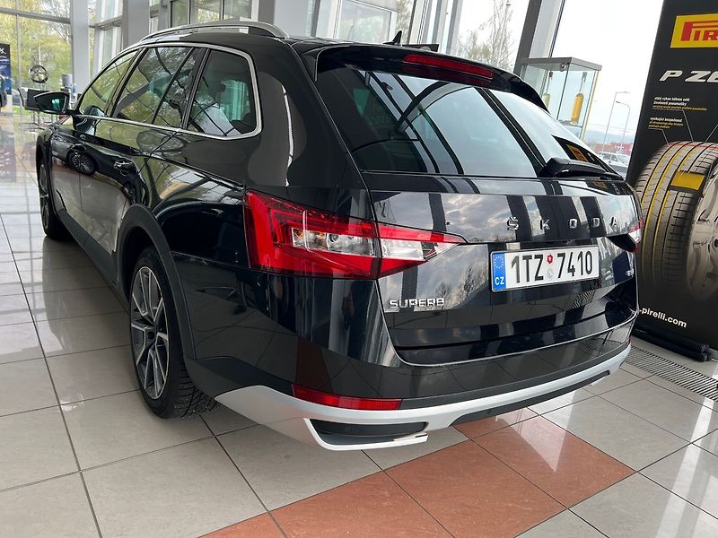 Škoda Superb Scout 140kW DSG - fotka 4 z 20
