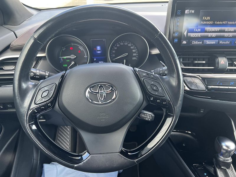 Toyota C-HR (2018) 1.8 VVT-i E-CVT - fotka 10 z 39