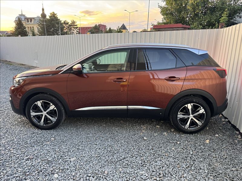 Peugeot 3008 1,2 i ALLURE DPH 1.maj původČR - fotka 4 z 50