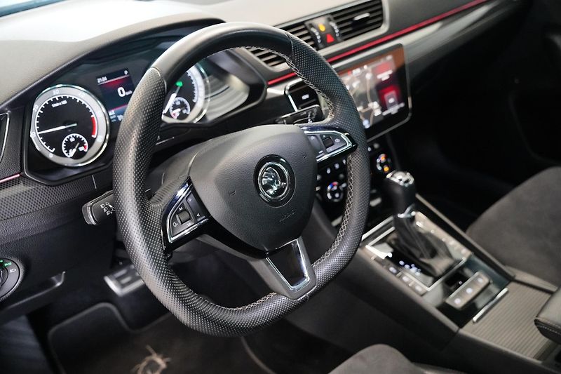 Škoda Superb - fotka 14 z 29