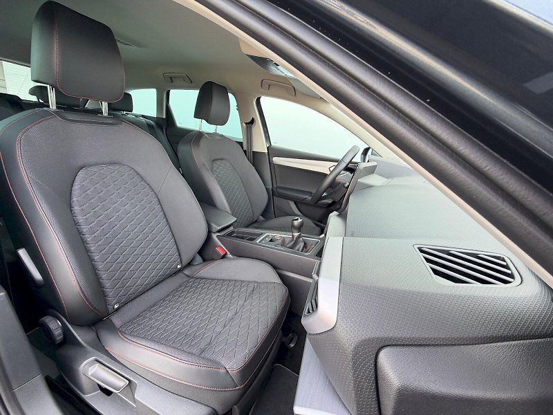 Seat Leon (2024) FR 1.5 TSI 110kW SP - fotka 31 z 35