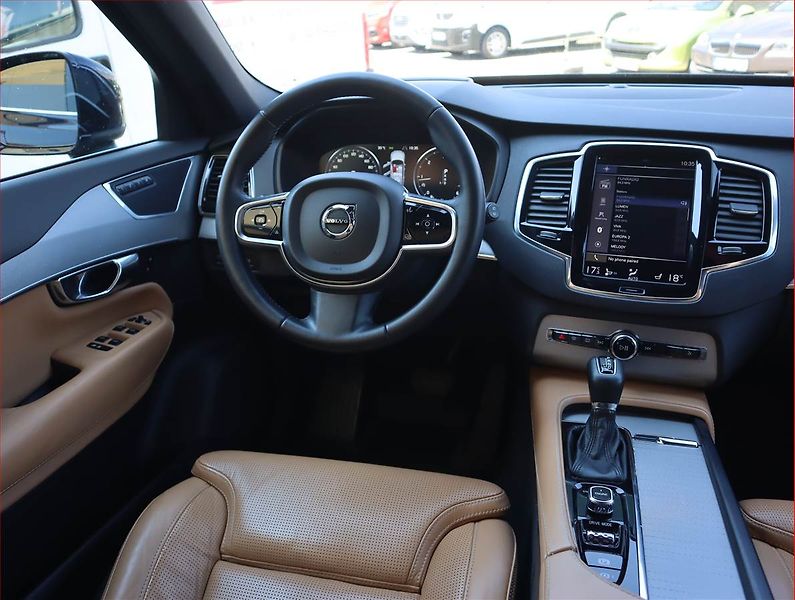 Volvo XC90 (2016) D5 AWD - fotka 7 z 28