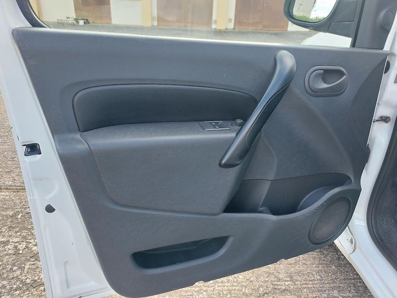 Renault Kangoo (2014) 1,5 DCi 66kw klima 118tis.km - fotka 7 z 15