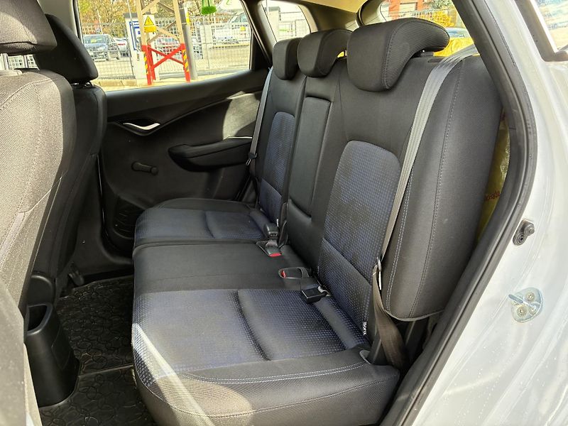 Hyundai ix20 1.6 i 92kW KLIMA TAŽNÉ ČR  - fotka 20 z 23