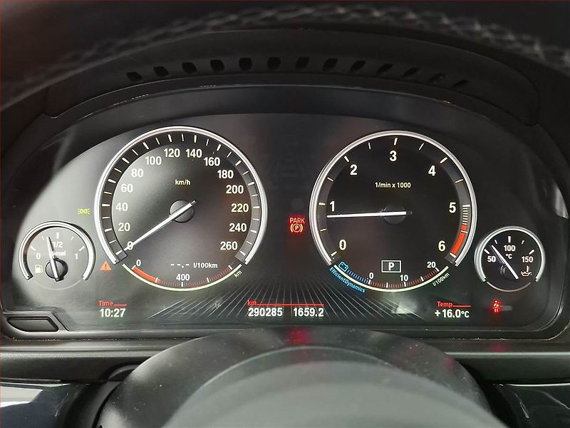 BMW Řada 5 (2014) 520d xDrive, 4X4, Automat - fotka 11 z 21