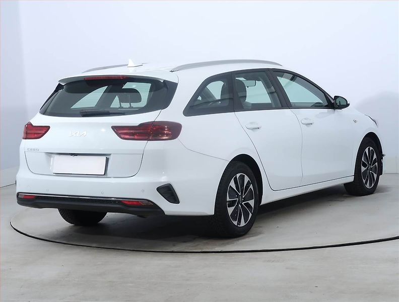 Kia Ceed (2024) 1.5 T-GDI - fotka 5 z 22