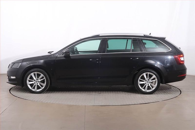 Škoda Octavia (2018) 1.6 TDI, Automat, Navi - fotka 3 z 24