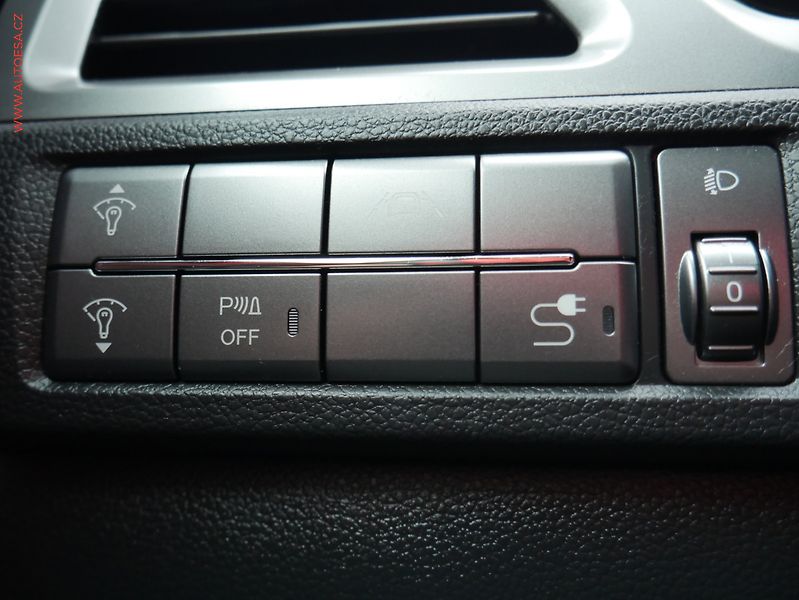 SsangYong Korando (2022) 1.5 TGDi AWD, 1.maj,ČR, AT - fotka 15 z 22