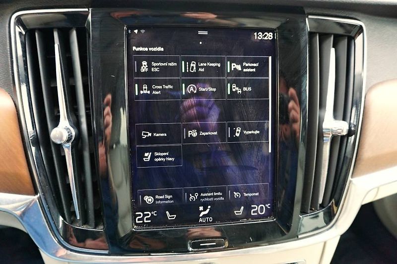 Volvo V90 (2019) INSCRIPTION POLESTAR 2,0 D5 17 - fotka 37 z 53