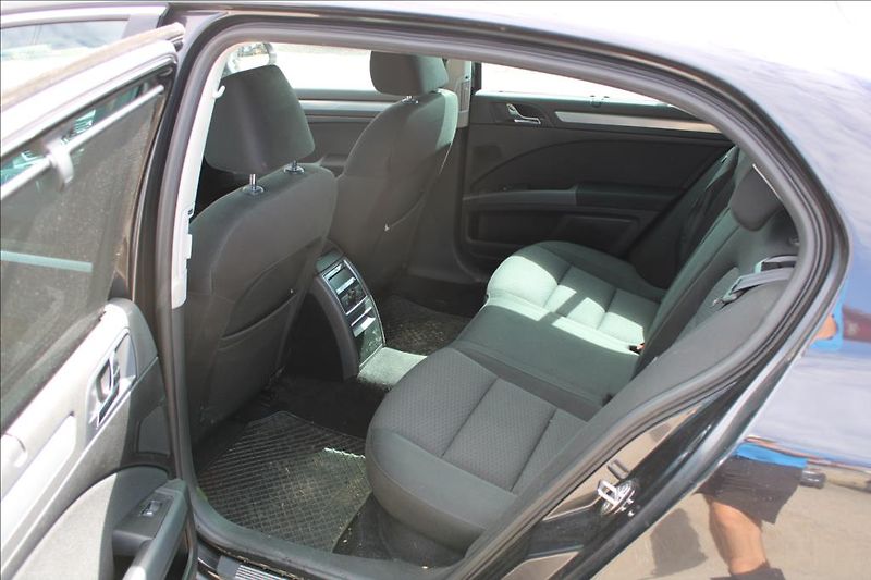 Škoda Superb 2,0 TDi  4 x 4, DIG.KLIMA, ČR - fotka 11 z 38