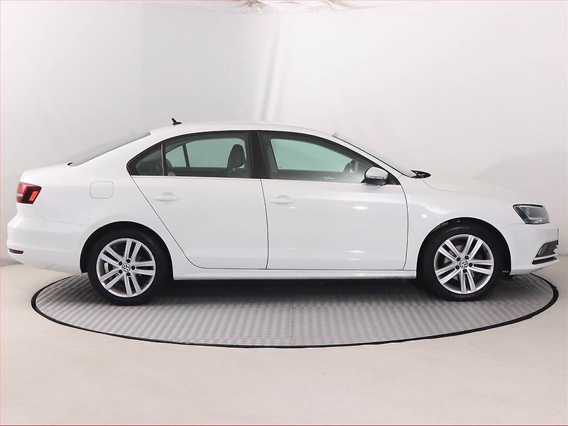 Volkswagen Jetta (2017) 1.4 TSI, Serv.kniha, Tempomat - fotka 6 z 18
