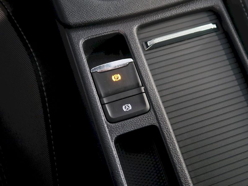 Škoda Octavia (2024) FRESH PLUS 1.5TSI 110KW KAMERA - fotka 30 z 38