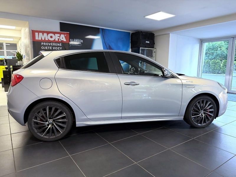 Alfa Romeo Giulietta (2014) 1.4 TMA 170k TCT Distinctive S - fotka 4 z 22