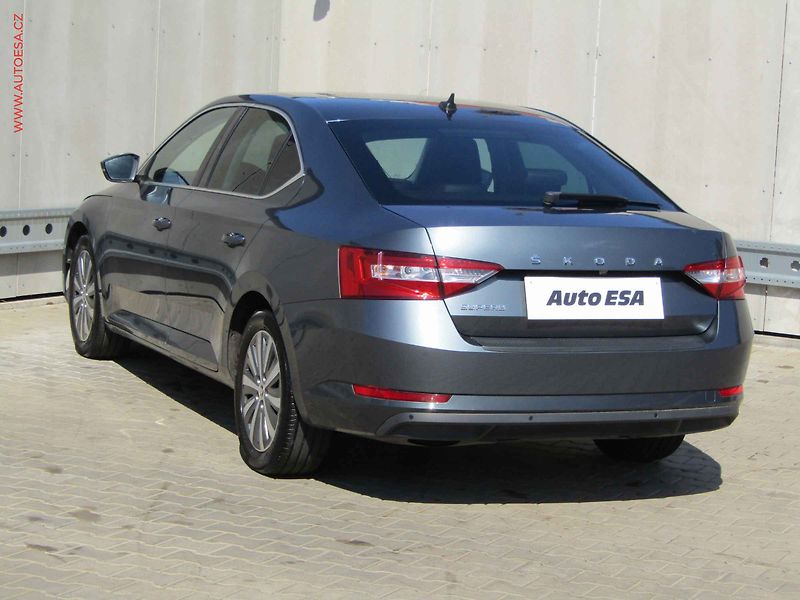 Škoda Superb (2021) 2.0 TDi, ČR, Style, DSG - fotka 6 z 19