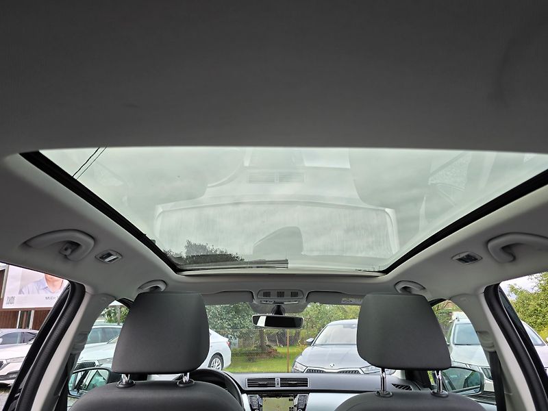 Škoda Fabia 1.2TSI NAVI 100% STAV 1Majitel - fotka 17 z 26
