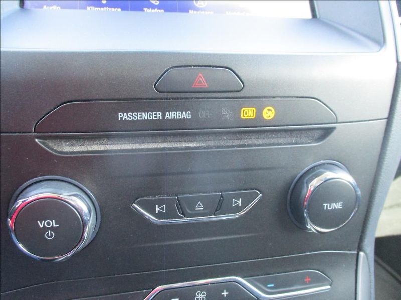 Ford S-MAX 2,0 TDCi, NAVI,serviska,tažné, - fotka 34 z 49