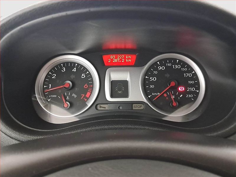 Renault Clio (2010) 1.2 16V , Serv.kniha, Tempomat - fotka 11 z 19