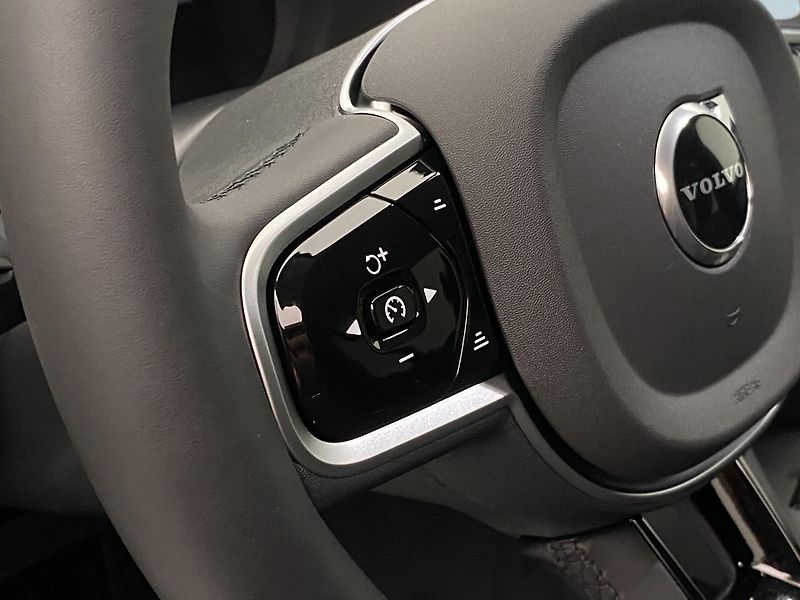 Volvo XC90 (2025) T8 AWD Plug-in BRIGHT PLUS 7m - fotka 25 z 76