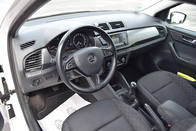 Škoda Fabia (2015) 1.2TSI 66kw STYLE AC TEMPOMAT - fotka 21 z 45