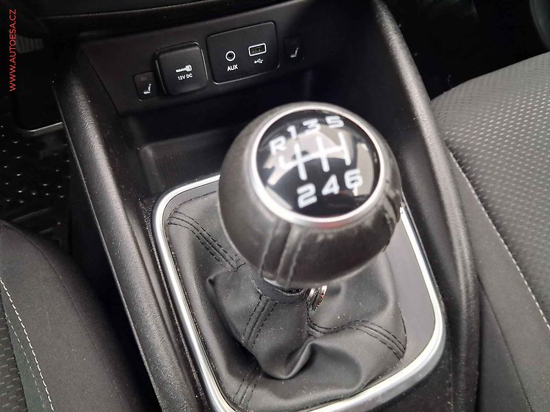 Fiat Tipo (2017) 1.4 T-JET, Lounge, navi - fotka 12 z 20