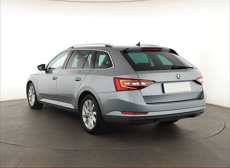 Škoda Superb (2019) 2.0 TDI, Automat, Kůže, Navi - fotka 4 z 20