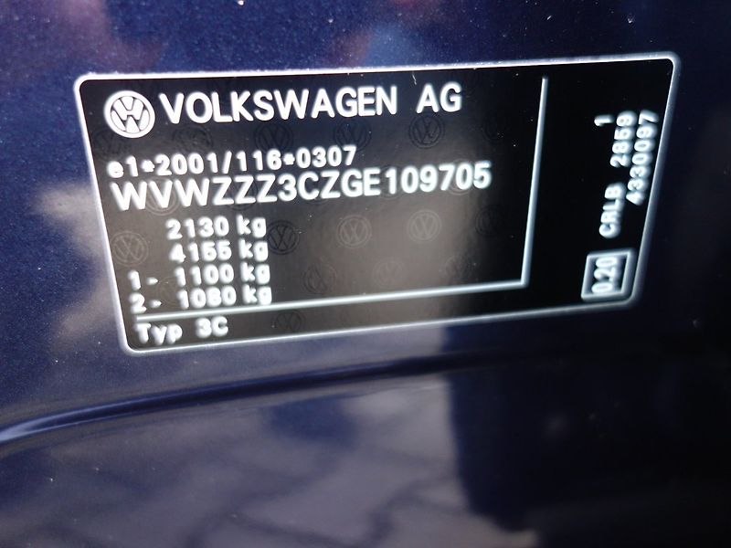 Volkswagen Passat (2015) 2.0TDI 110kW DSG HIGHLINE - fotka 41 z 49