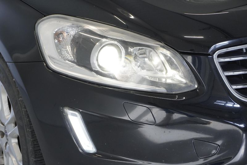 Volvo XC60 (2015) XC60  2,0 D4 AUTOMAT - fotka 10 z 30