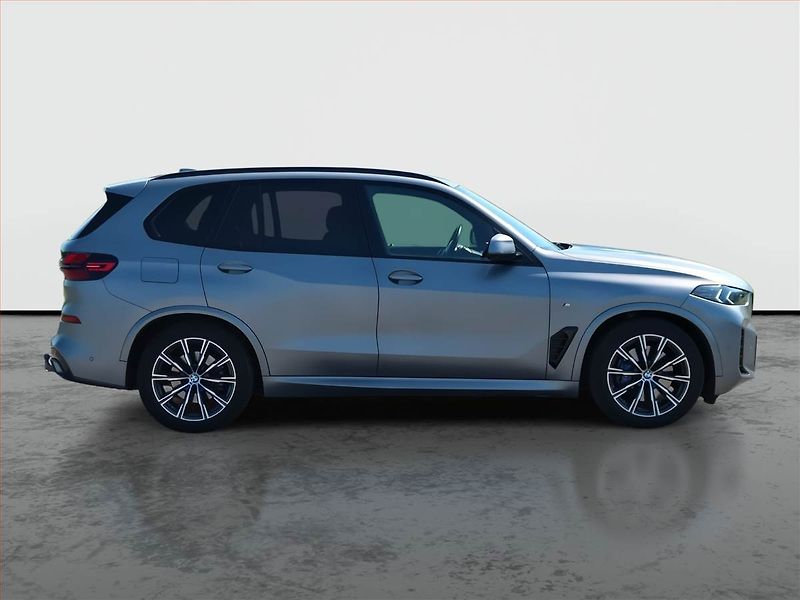 BMW X5 (2023) xDrive30d - fotka 6 z 14