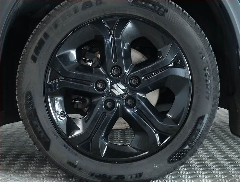 Suzuki Vitara (2017) 1.4 BoosterJet, 4X4 - fotka 14 z 19