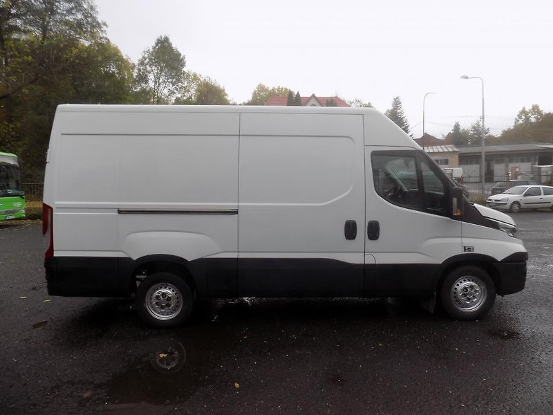 Iveco Daily (2015) 2,3 93KW 35S13 KLIMA - fotka 8 z 31